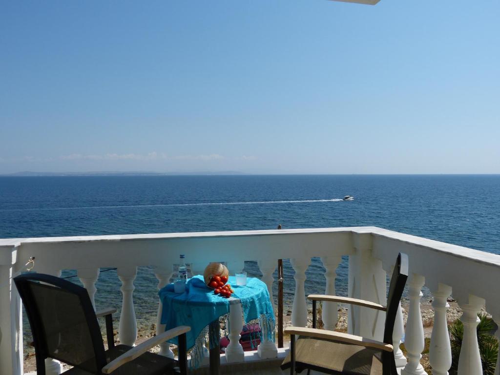 Ostria Seaside Studios And Apartments Katarráktis Chambre photo