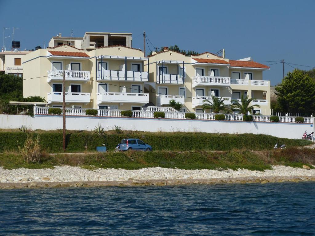 Ostria Seaside Studios And Apartments Katarráktis Extérieur photo