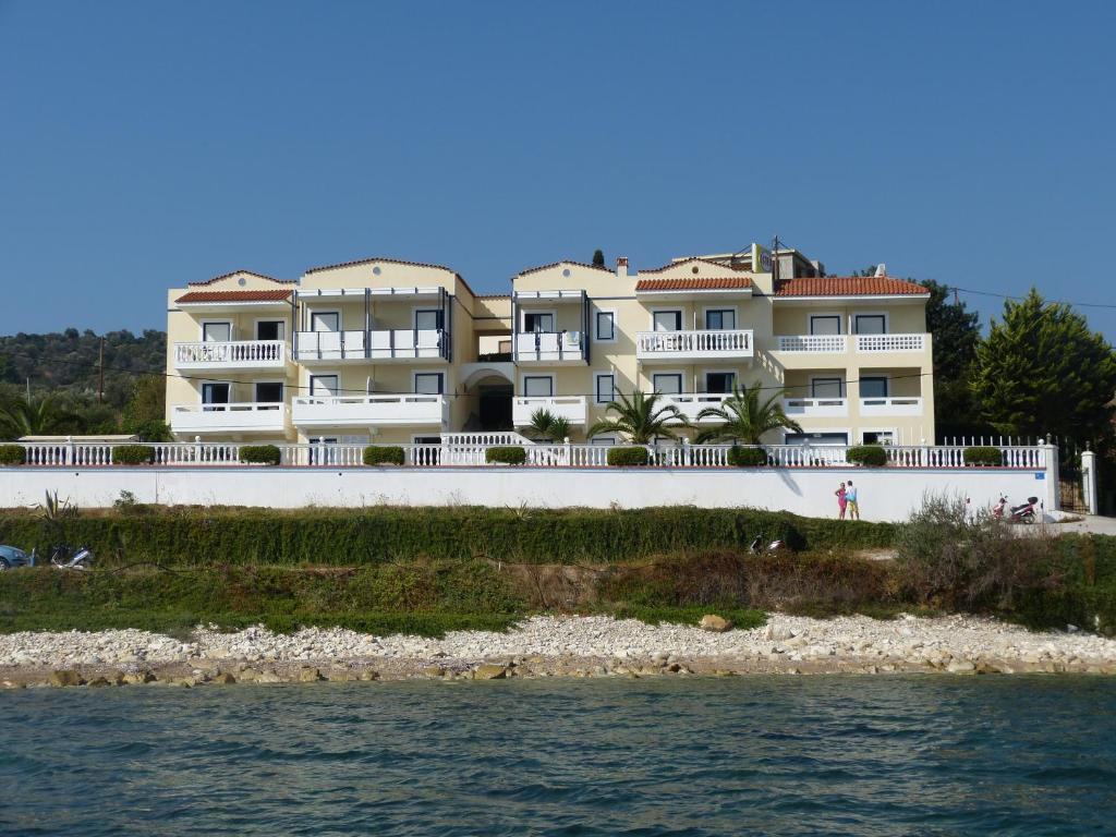 Ostria Seaside Studios And Apartments Katarráktis Extérieur photo